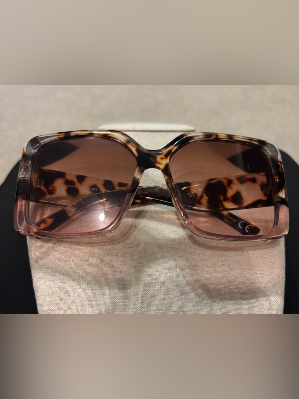 Nicole Miller Tortoiseshell Frame Sunglasses Leopard print & brown/pink Lenses